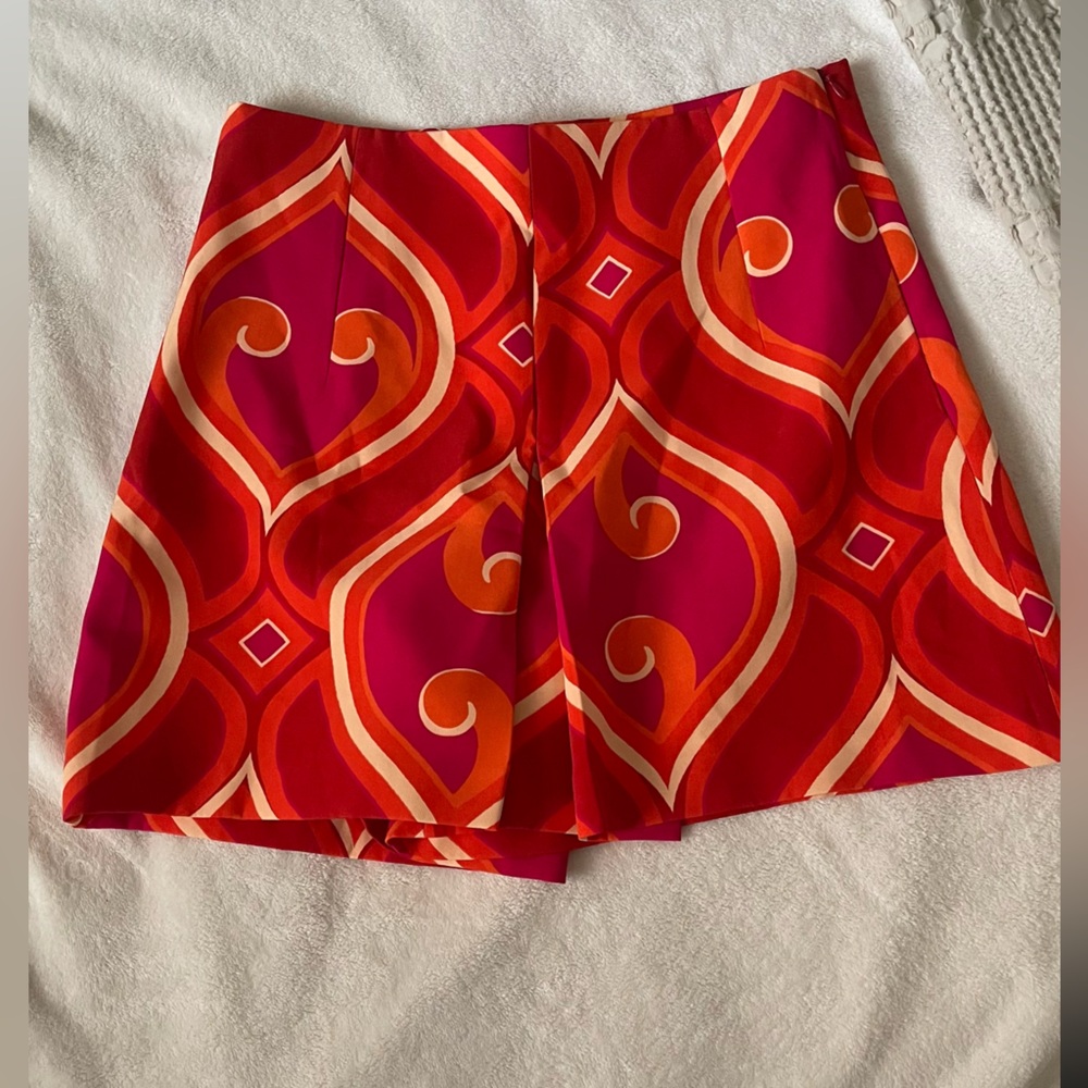 I bought it and never used it, New Skort Zara, size: M, color: Orange and Pink